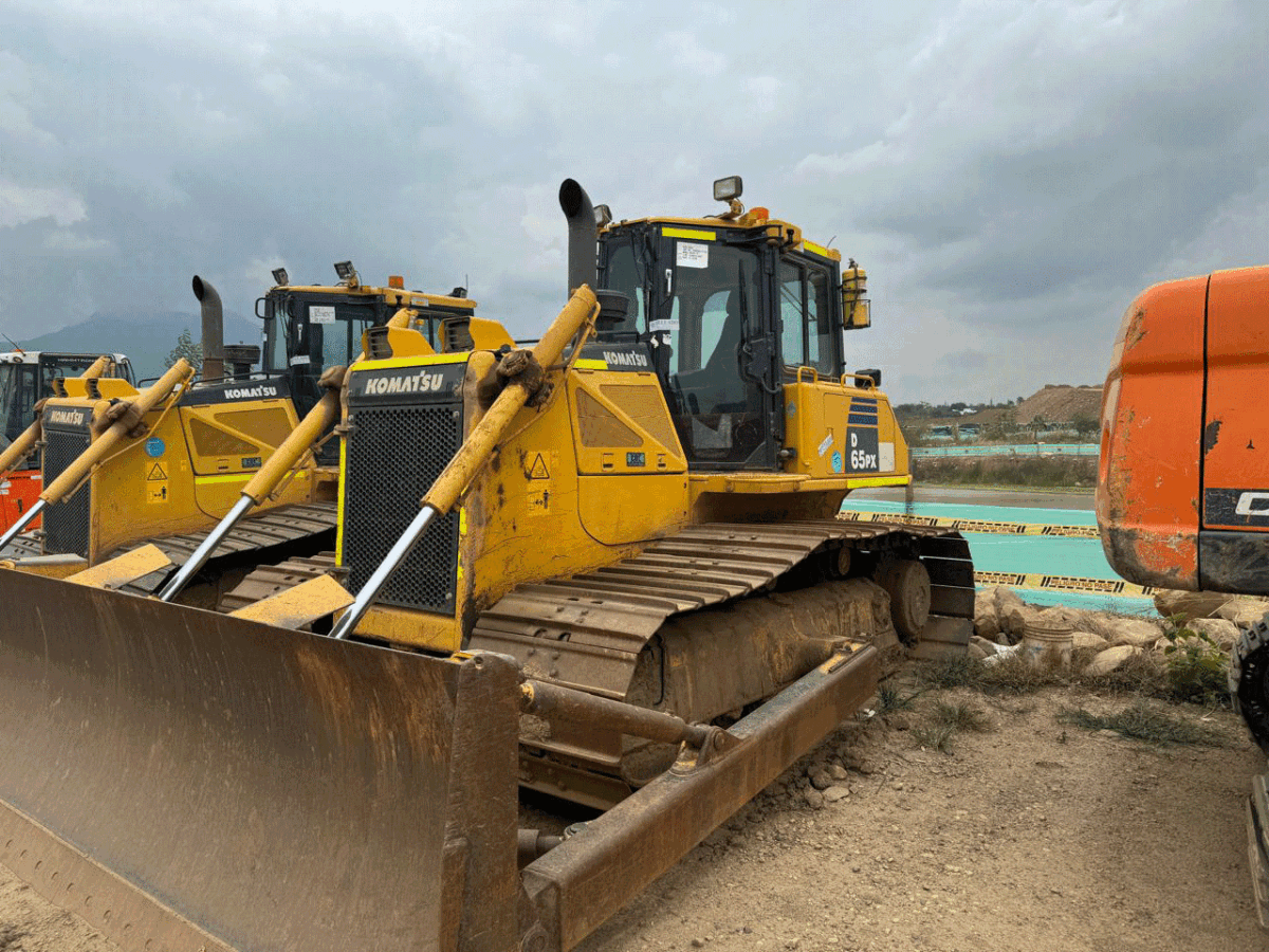 RTTR-11 BULLDOZER KOMATSU D65 – Gran Subasta