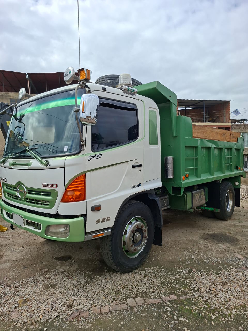 1 PESC-001 Camión Hino FG 500 - Imagen 1