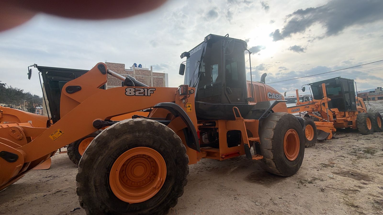 WhatsApp Image 2026-03-10 at 8.09.05 PM PESC-016 Cargador Case 821F 8Ton - Imagen 1