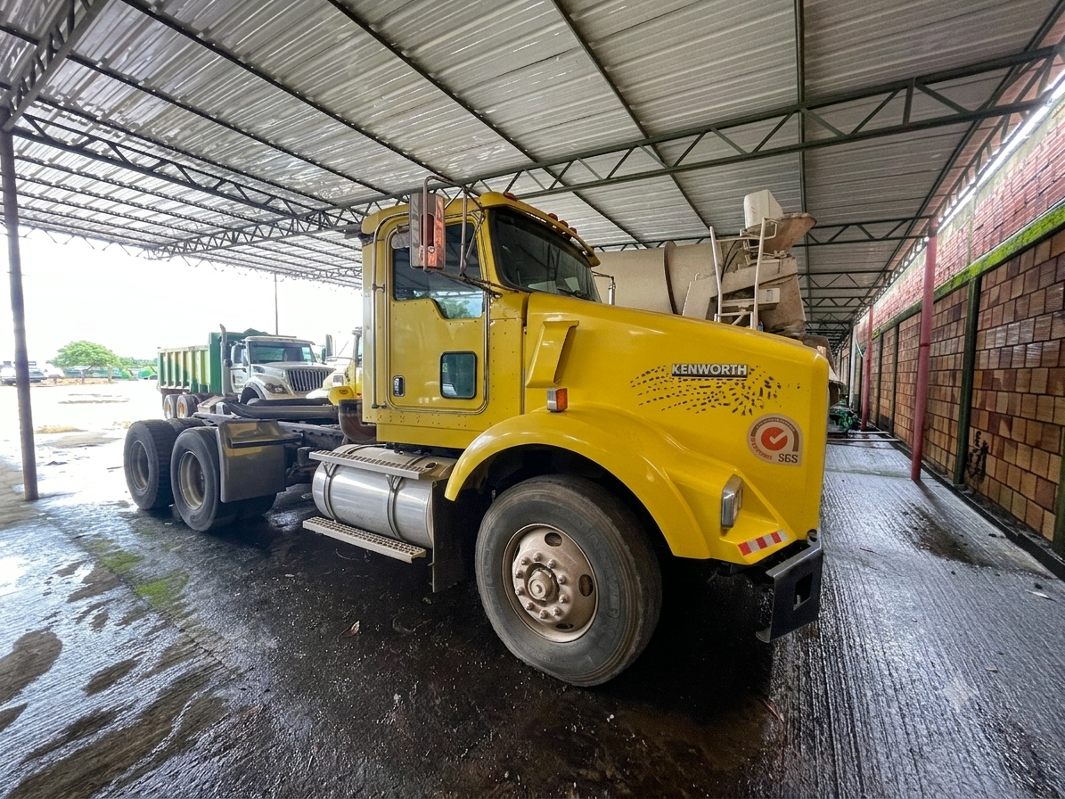 12 (2) GSSERP-014 TRACTO CAMIÓN KENWORTH T-800 - Imagen 1